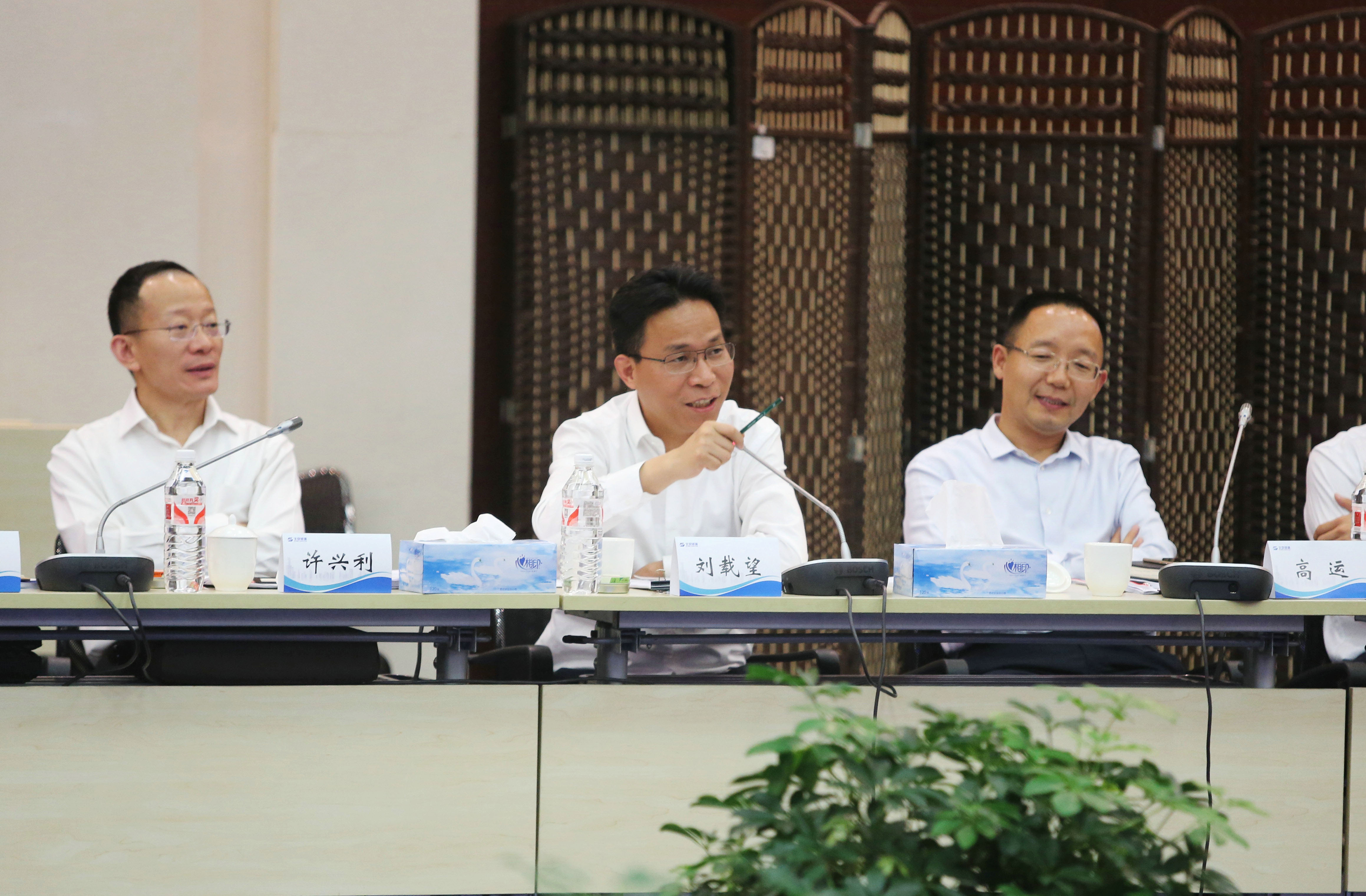 港源装饰举行2017年年中经营调度(扩大)会